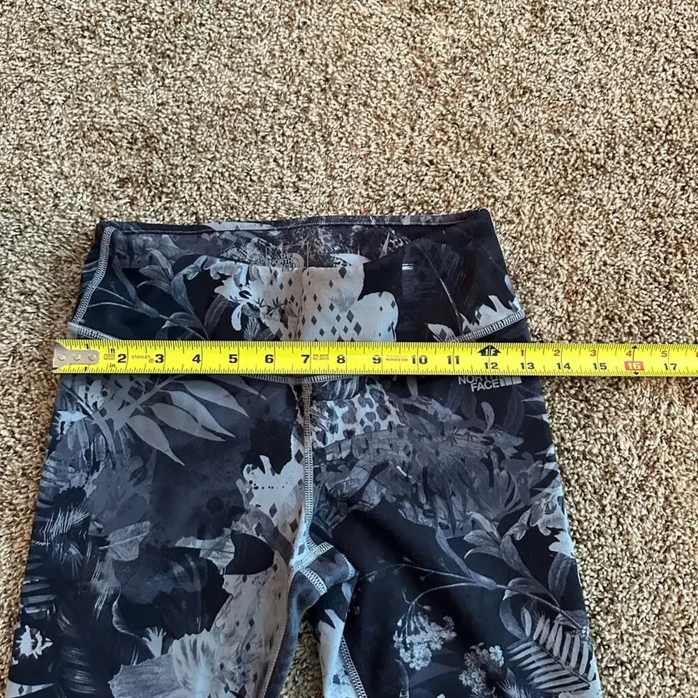 North Face women’s size S black, & white patterned leggings, flash dry, EUC - Picture 10 of 11